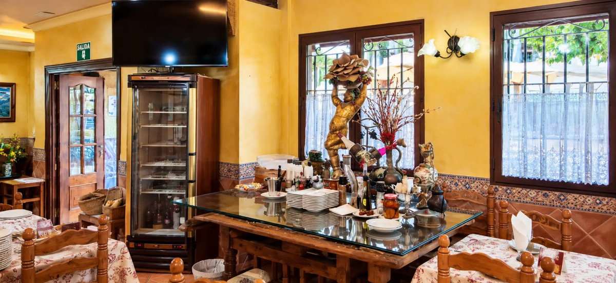 5 Bed Commercial in Orihuela