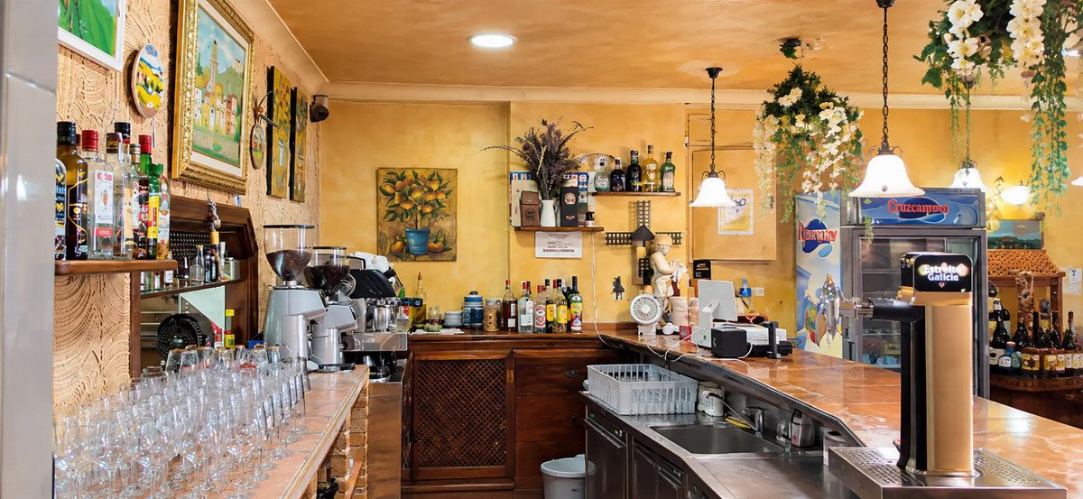 5 Bed Commercial in Orihuela