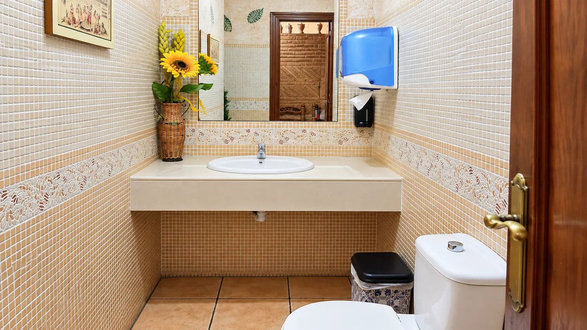 5 Bed Commercial in Orihuela