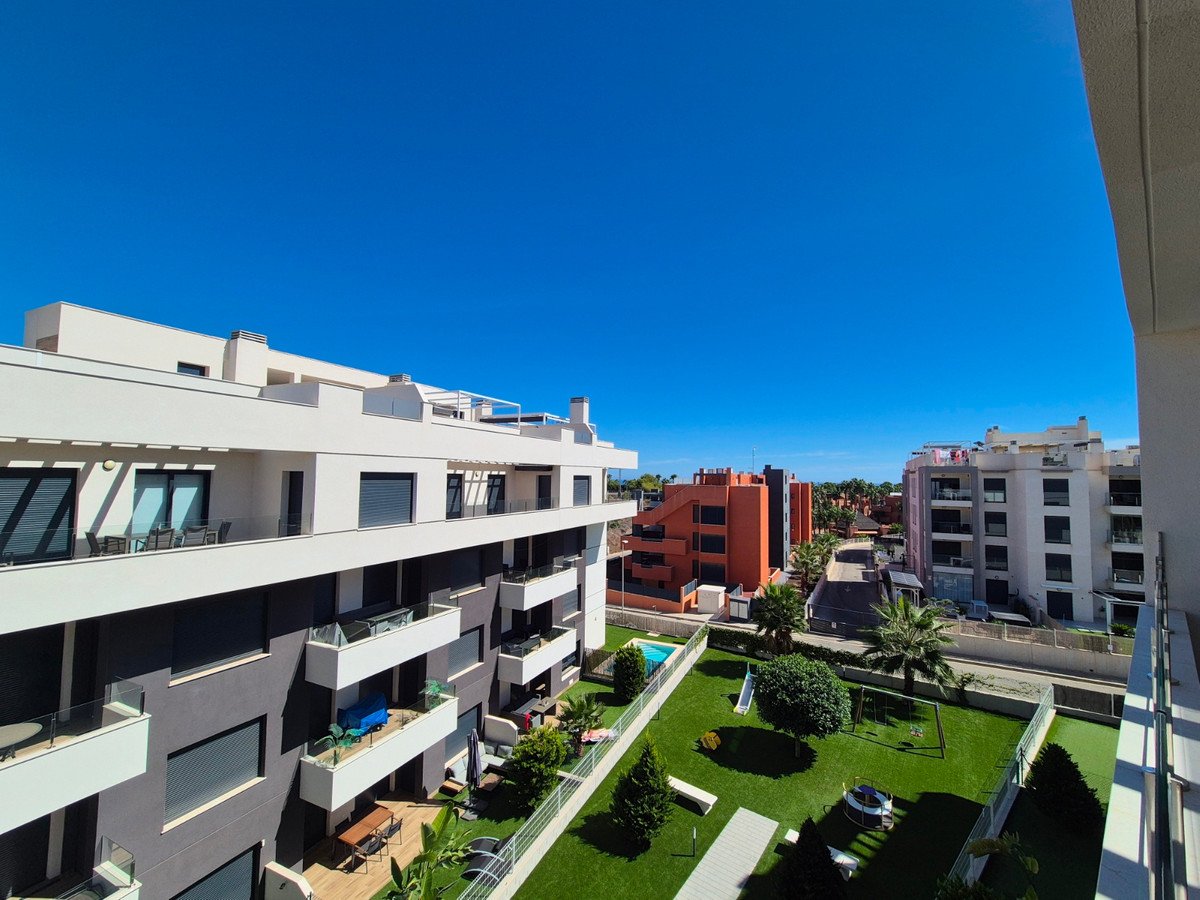 3 Bed Penthouse in Villamartin