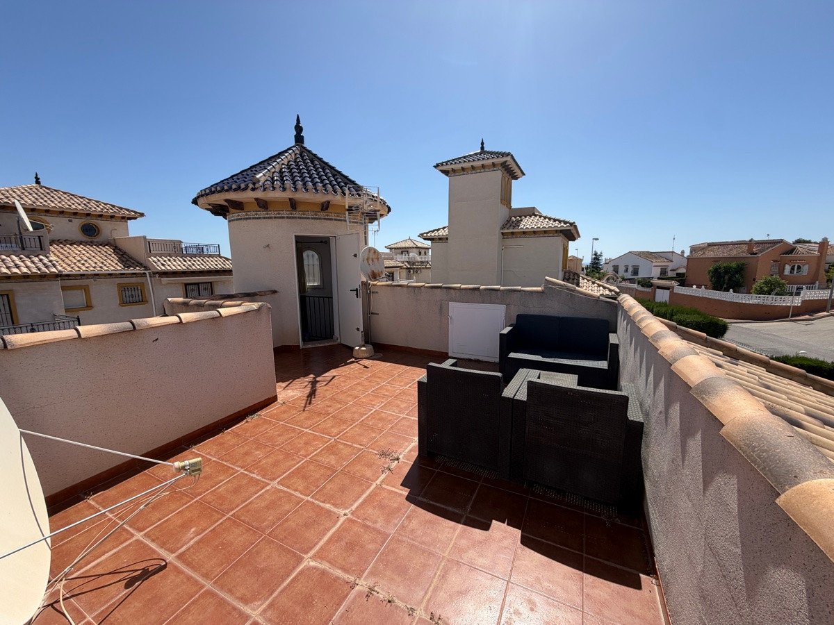 4 Bed Detached Villa in Villamartin