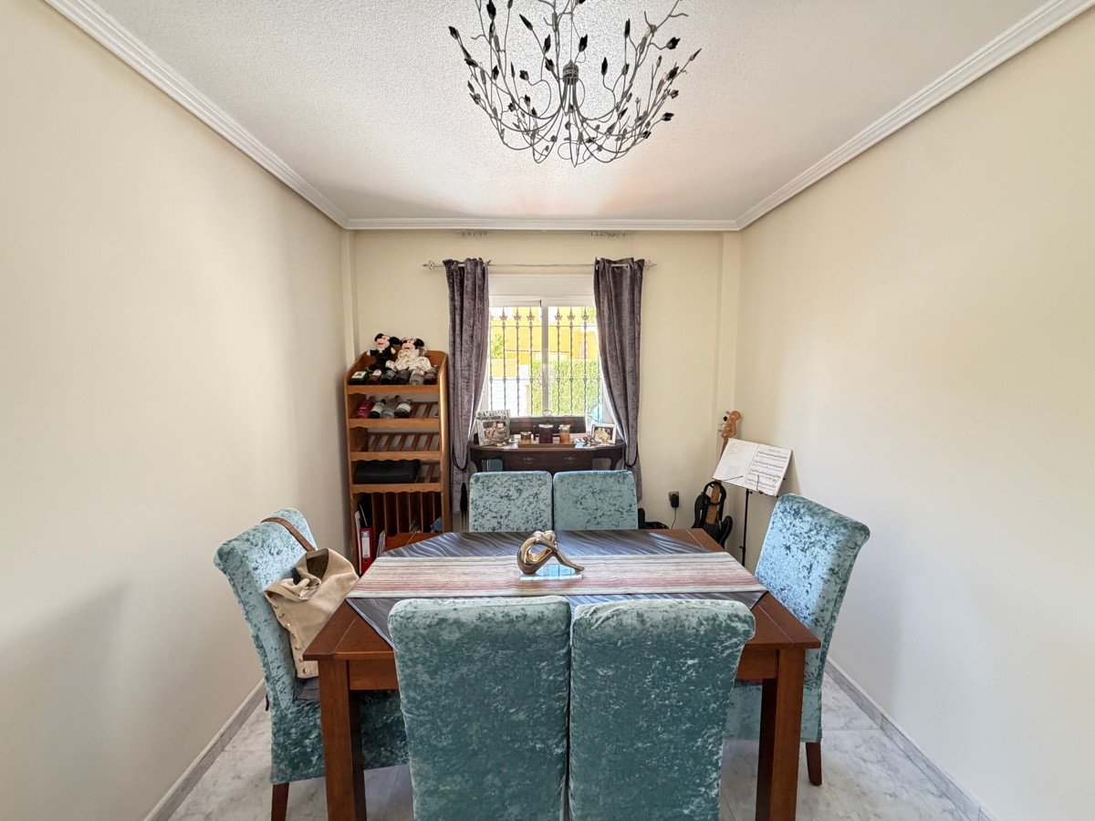 4 Bed Detached Villa in Villamartin