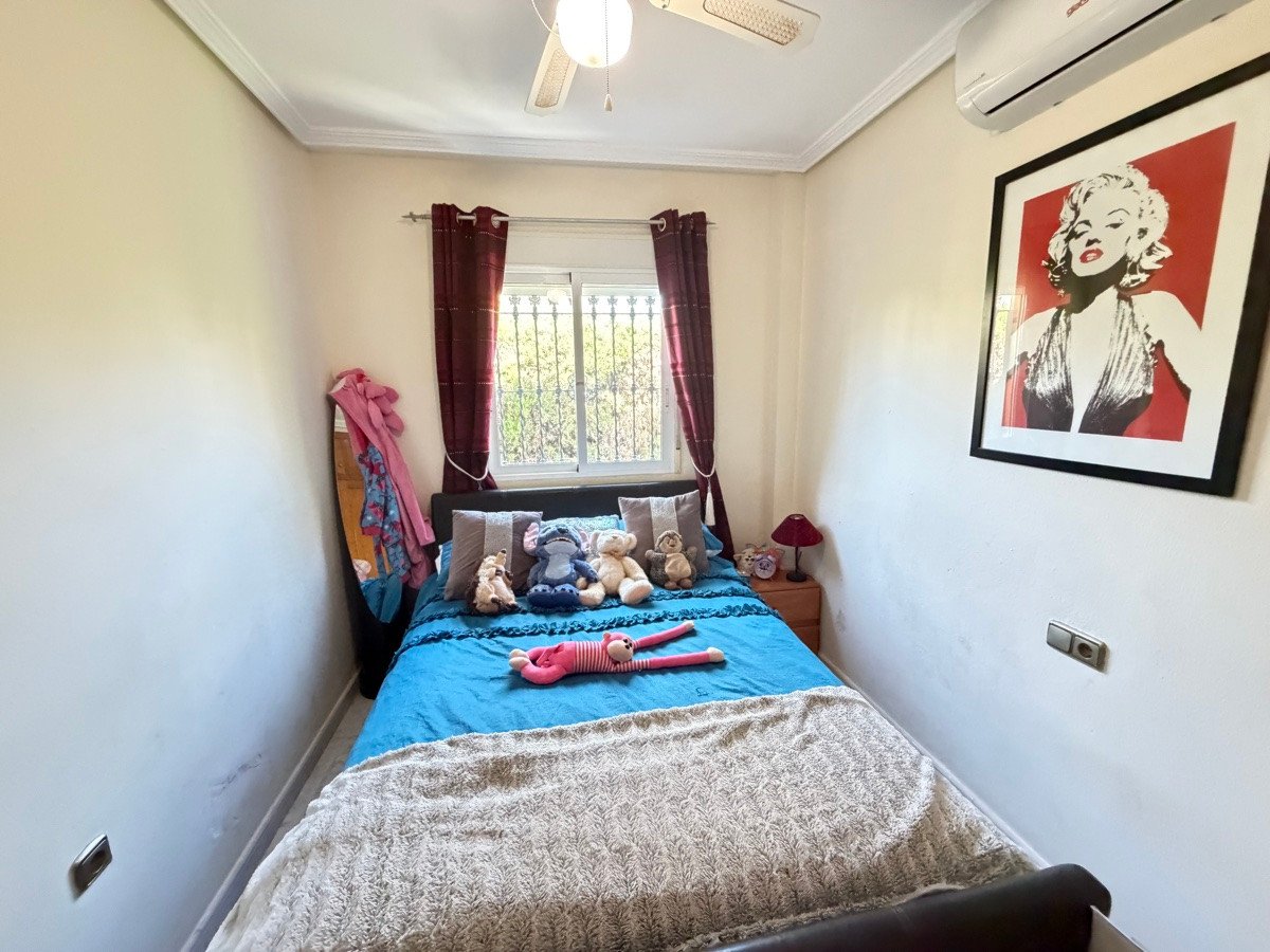 4 Bed Detached Villa in Villamartin