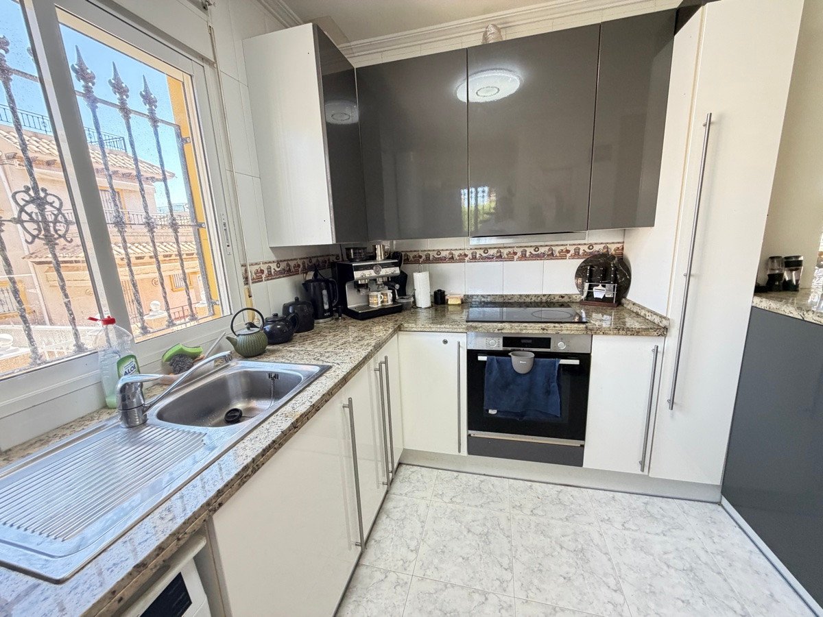 4 Bed Detached Villa in Villamartin