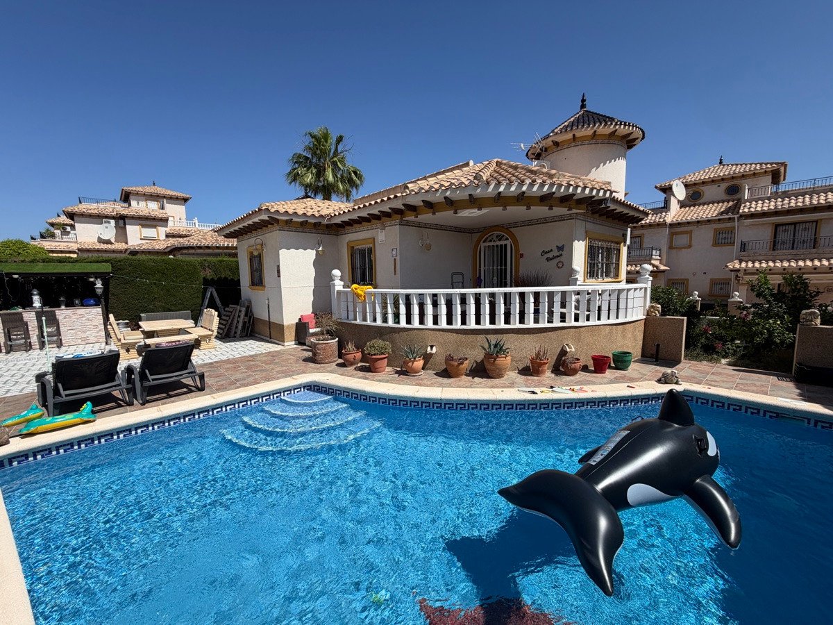 4 Bed Detached Villa in Villamartin