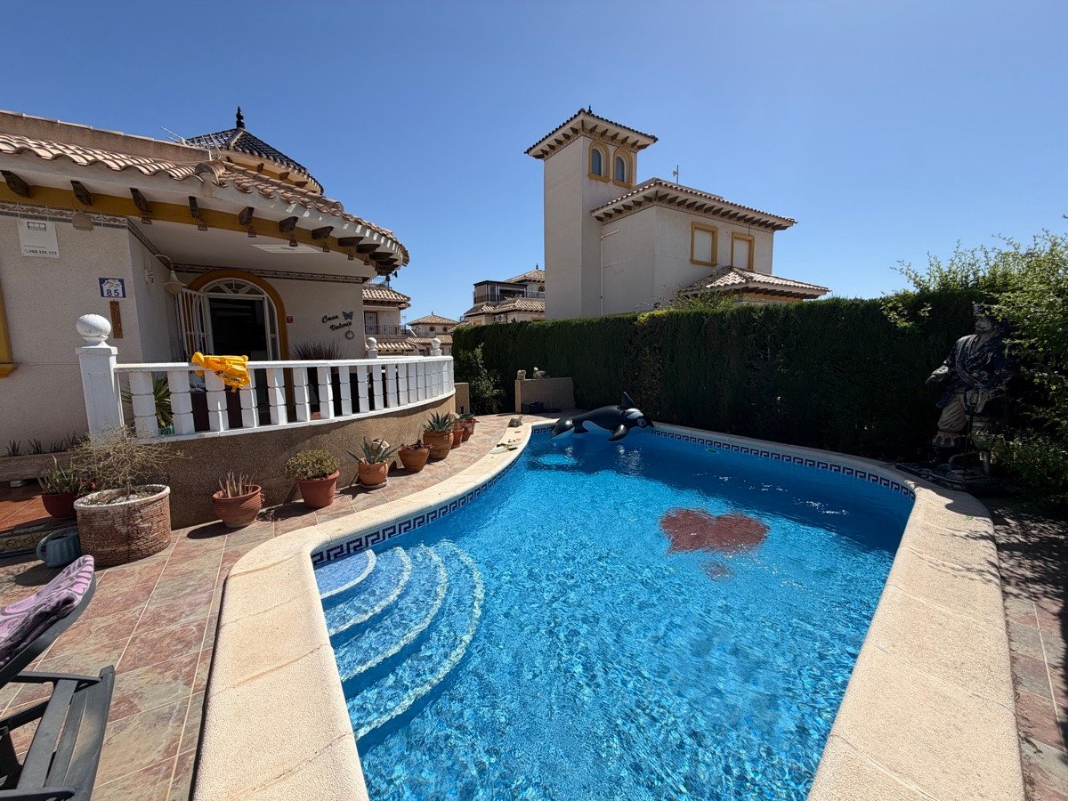 4 Bed Detached Villa in Villamartin