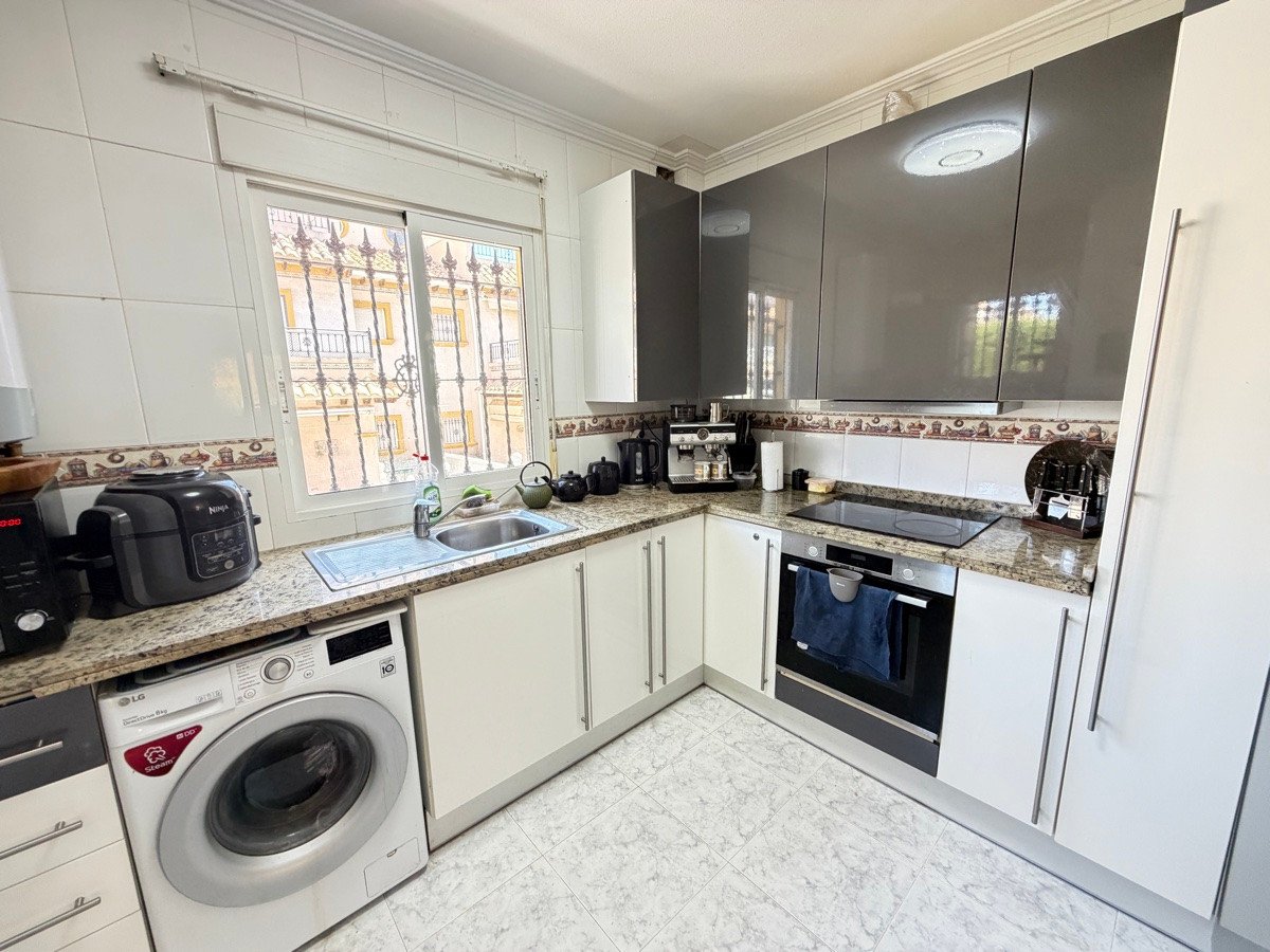 4 Bed Detached Villa in Villamartin