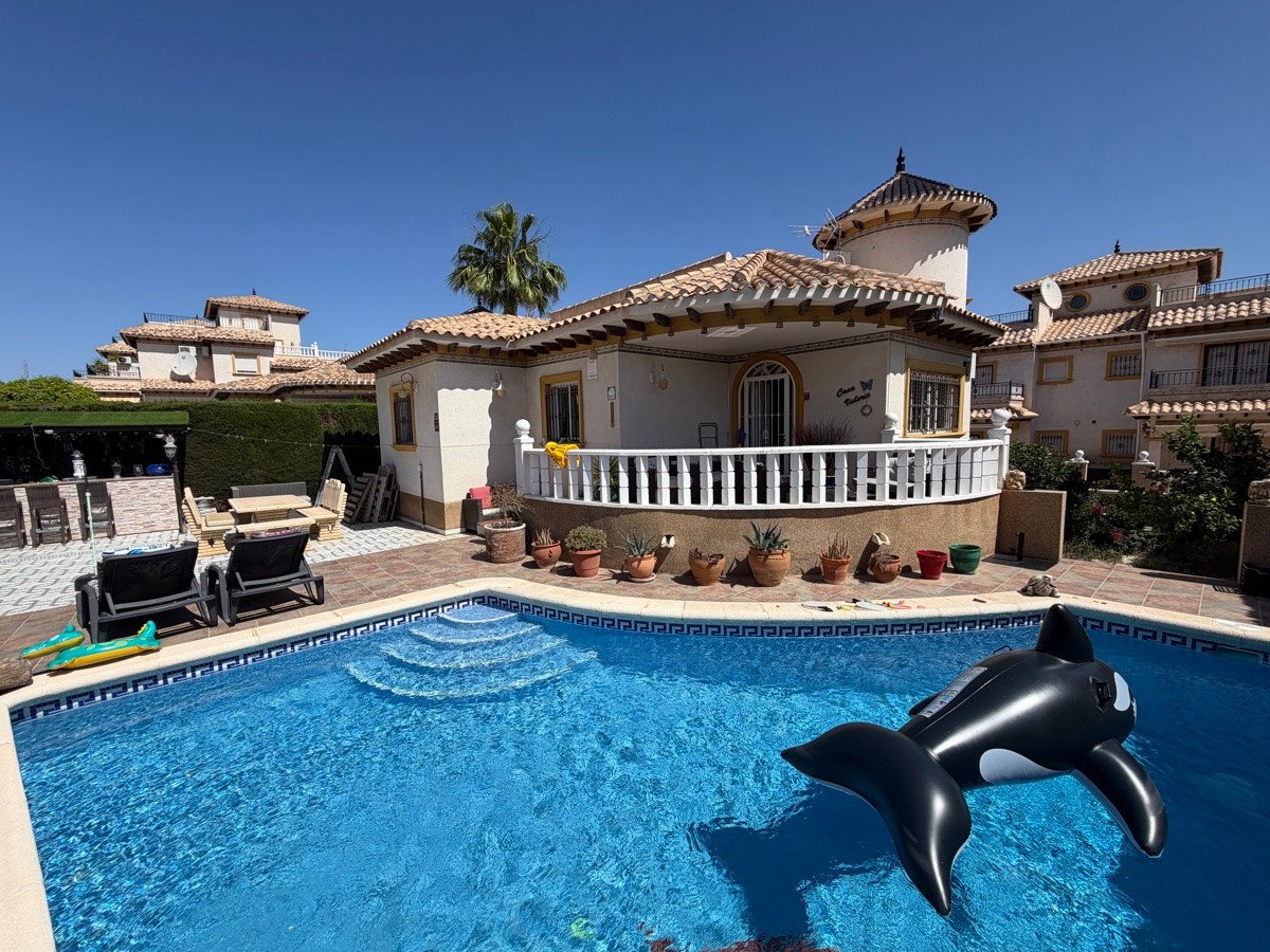 4 Bed Detached Villa in Villamartin