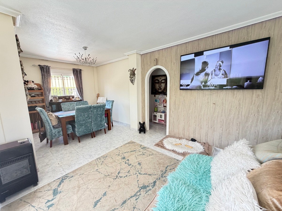 4 Bed Detached Villa in Villamartin