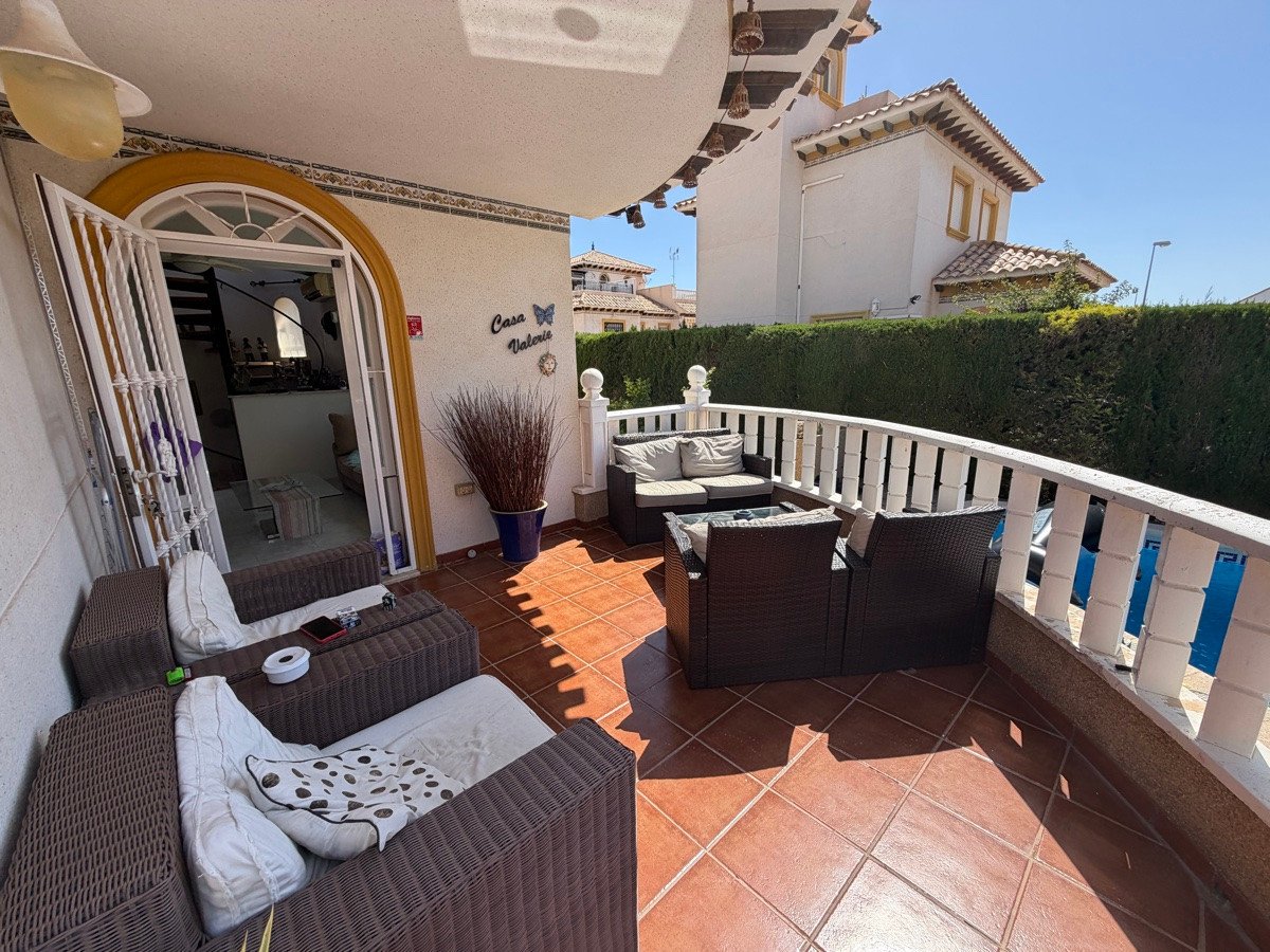 4 Bed Detached Villa in Villamartin