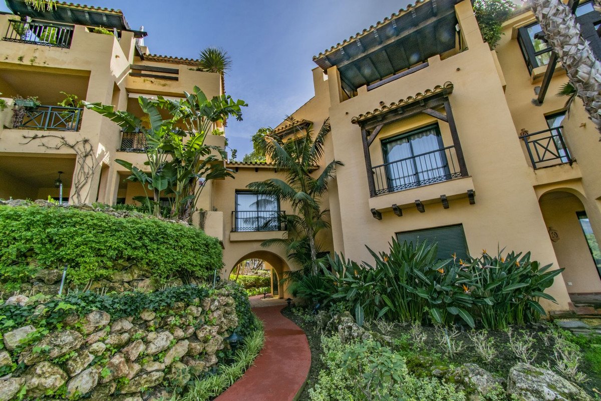 2 Bed Middle Floor Apartment in Atalaya