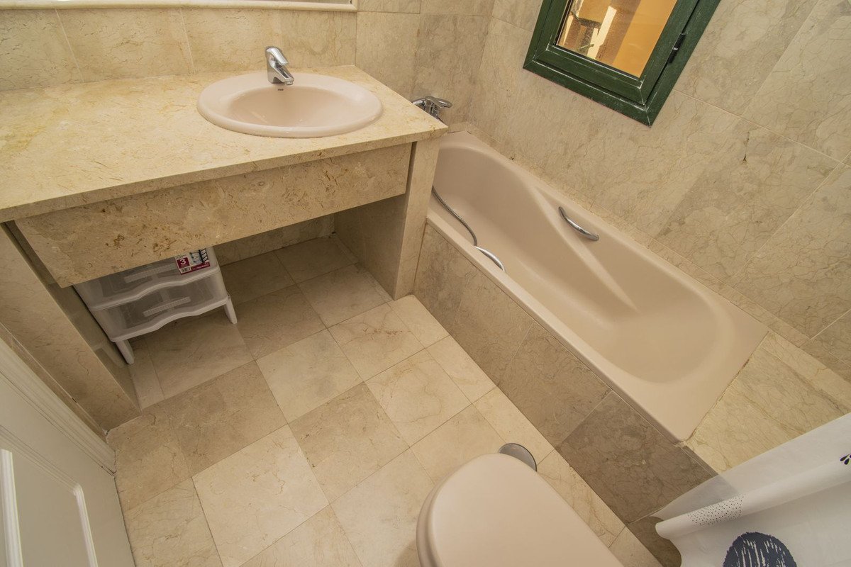 2 Bed Middle Floor Apartment in Atalaya