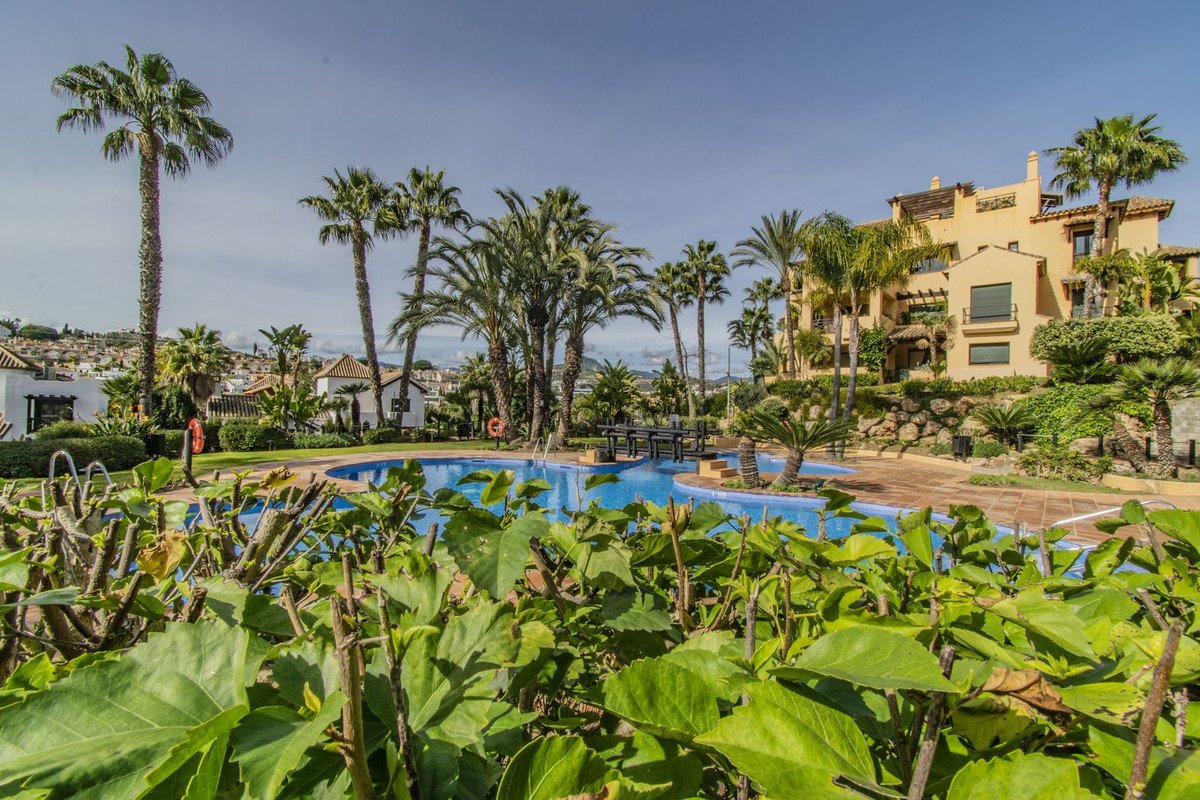 2 Bed Middle Floor Apartment in Atalaya