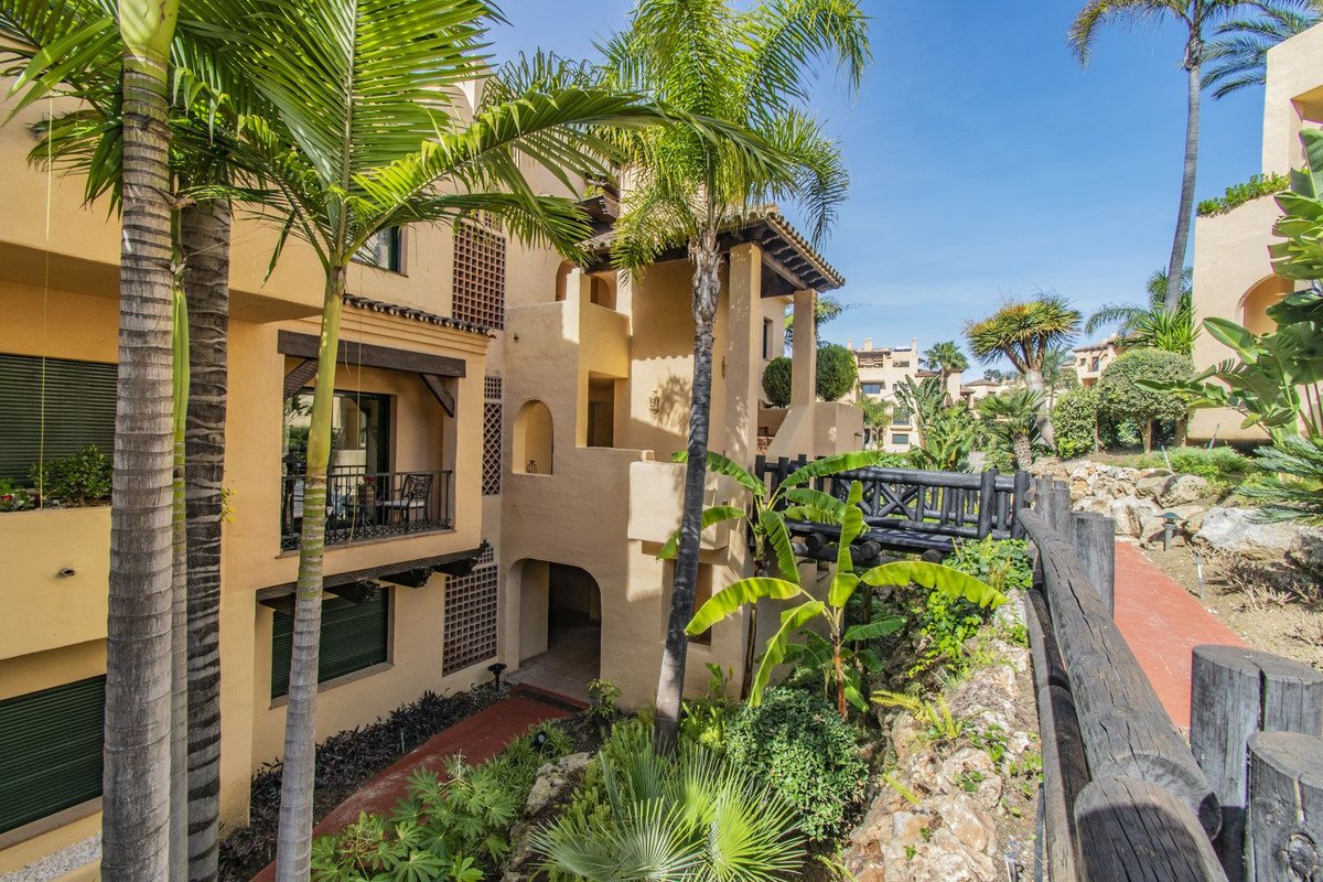 2 Bed Middle Floor Apartment in Atalaya