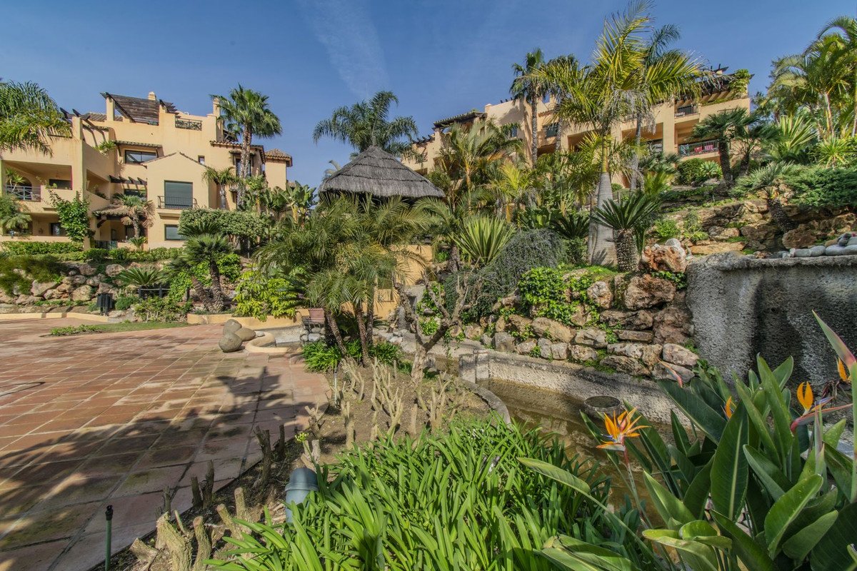 2 Bed Middle Floor Apartment in Atalaya
