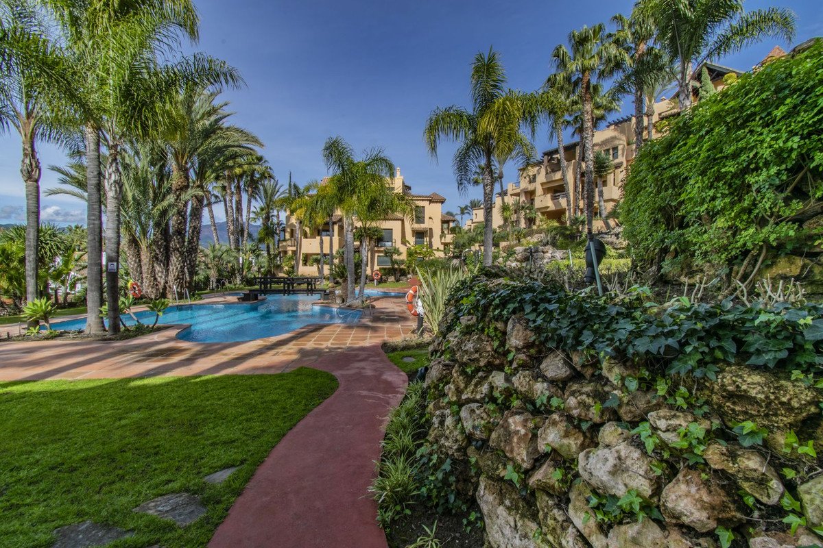 2 Bed Middle Floor Apartment in Atalaya
