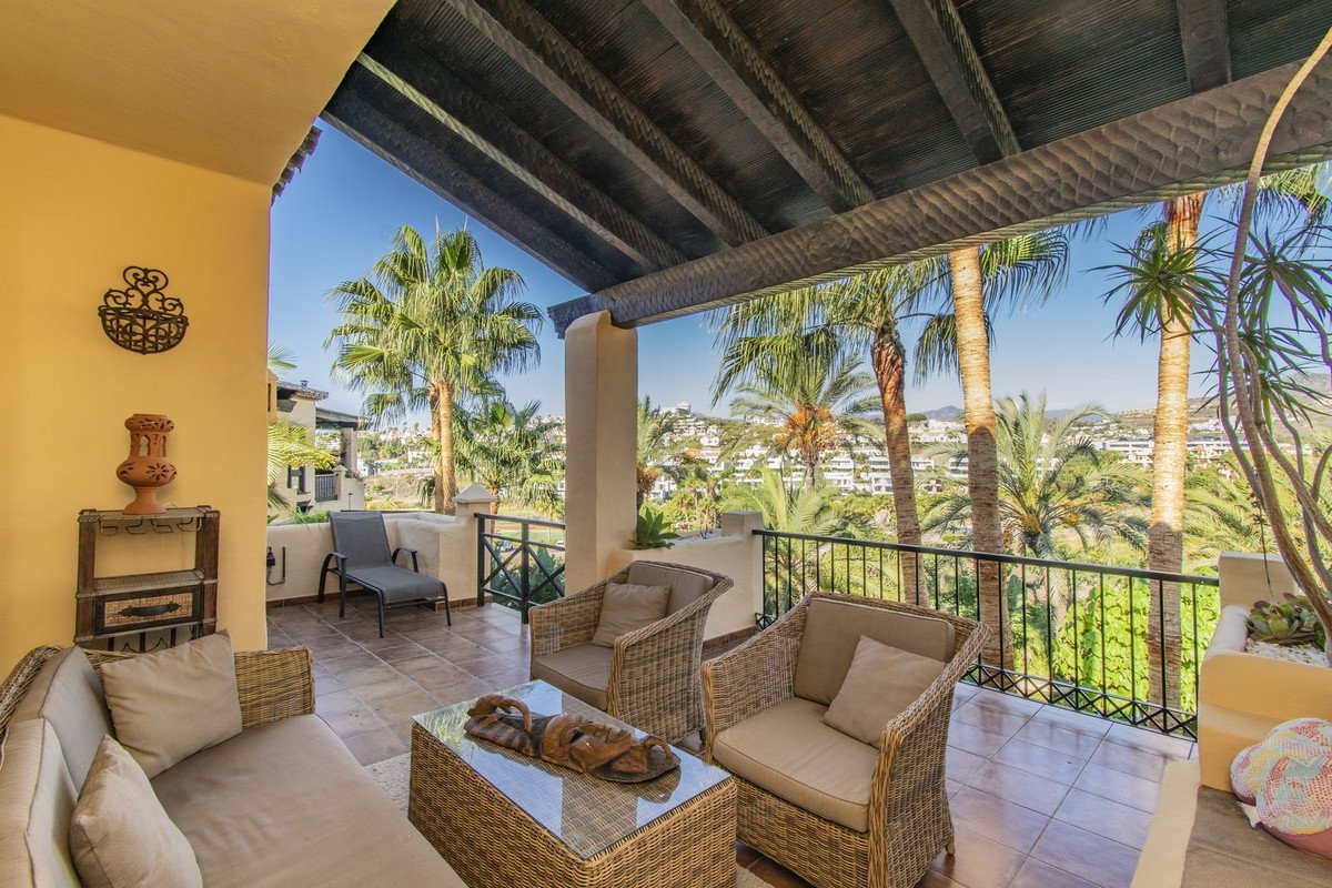2 Bed Middle Floor Apartment in Atalaya