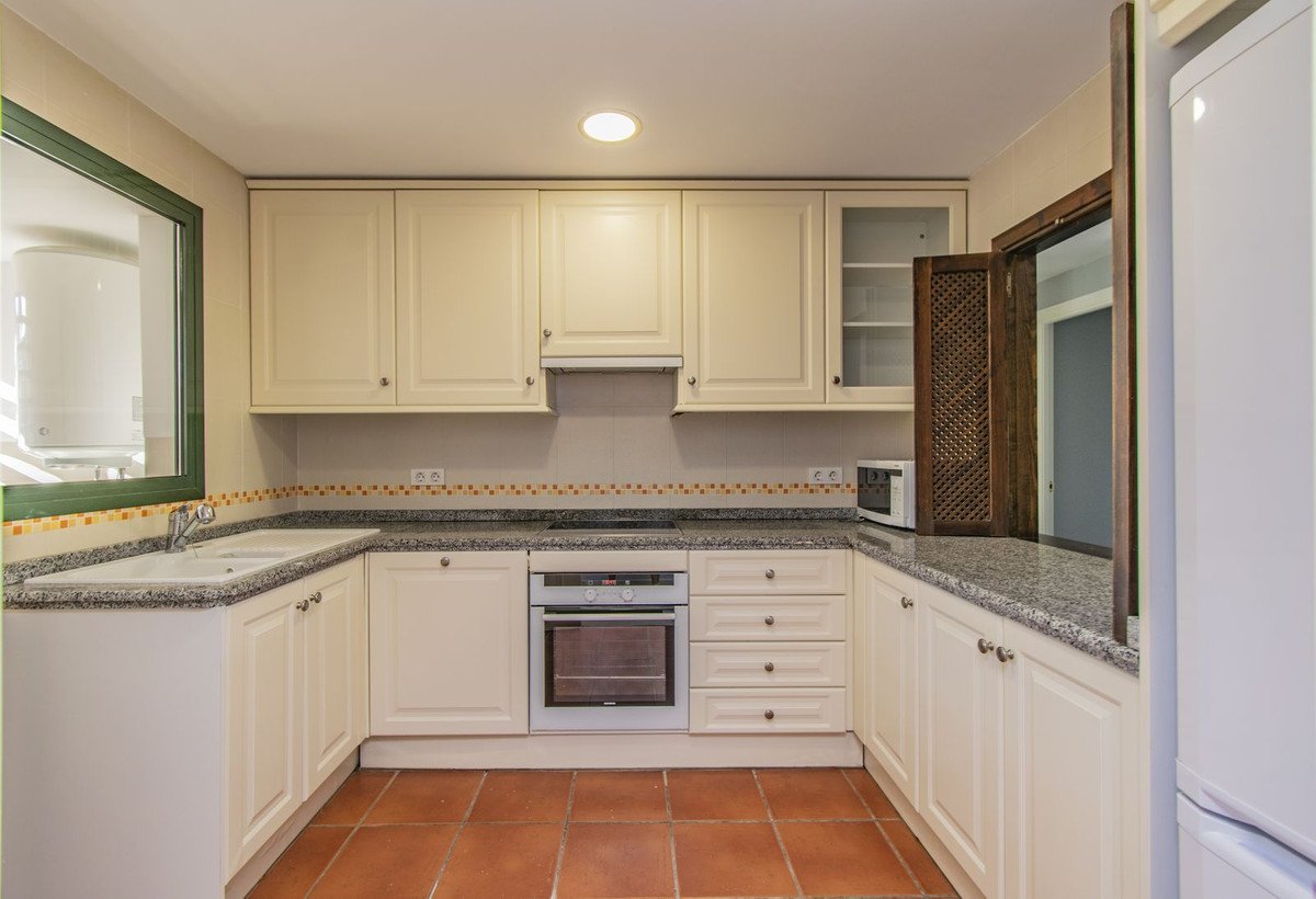 2 Bed Middle Floor Apartment in Atalaya