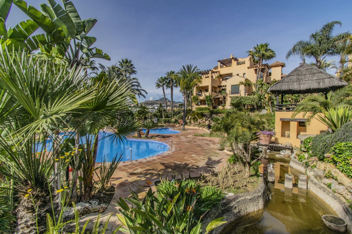 2 Bed Middle Floor Apartment in Atalaya