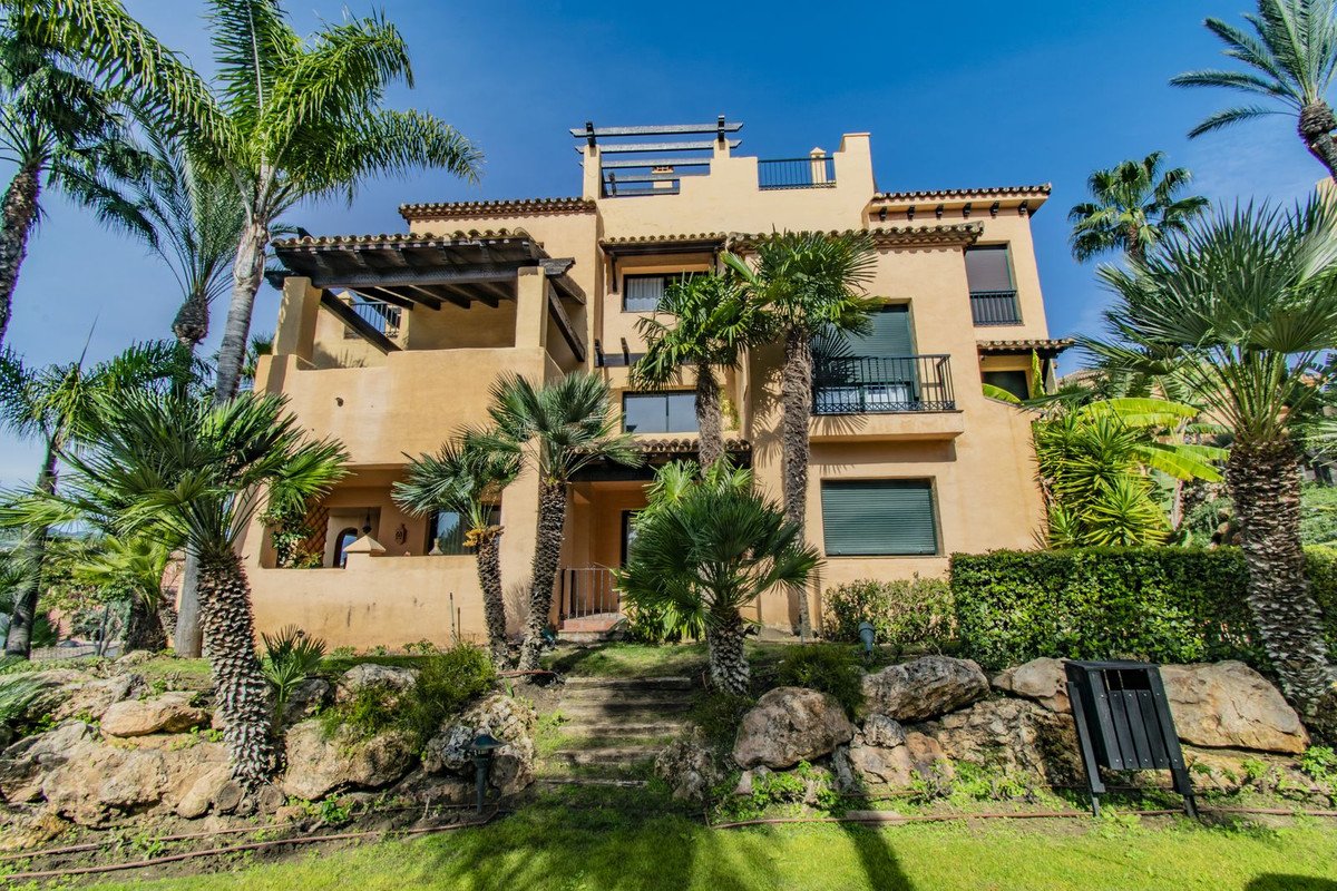 2 Bed Middle Floor Apartment in Atalaya