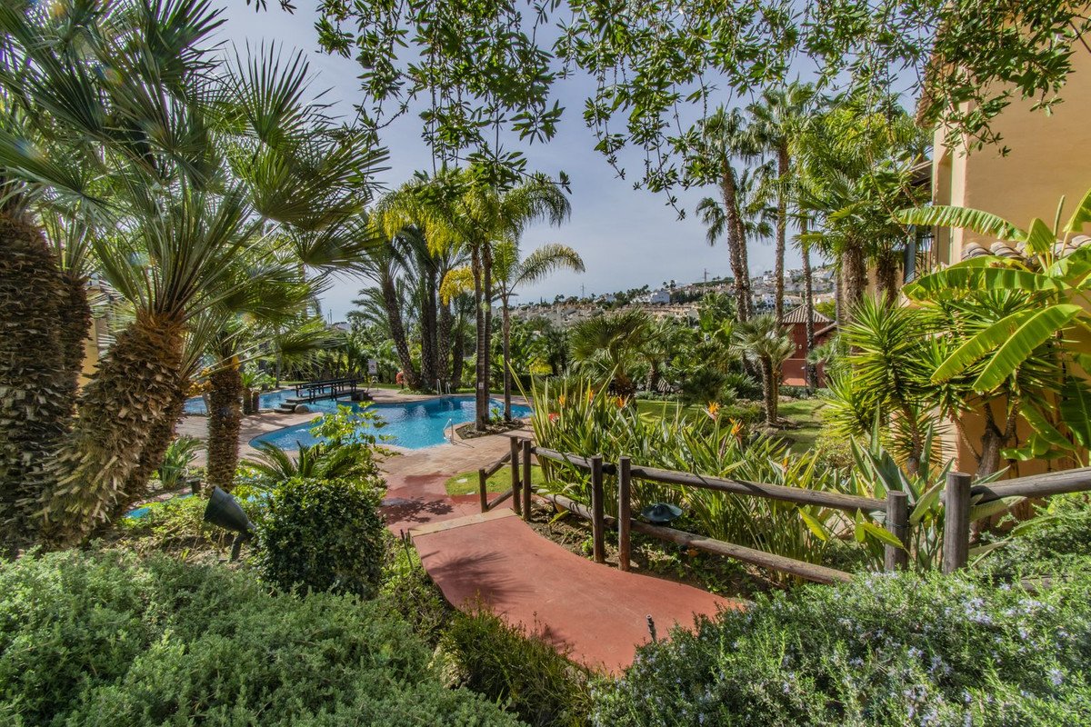 2 Bed Middle Floor Apartment in Atalaya