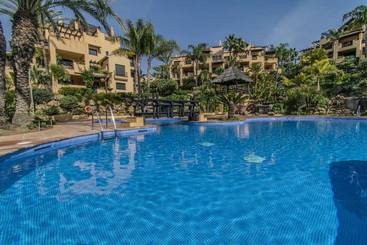 2 Bed Middle Floor Apartment in Atalaya