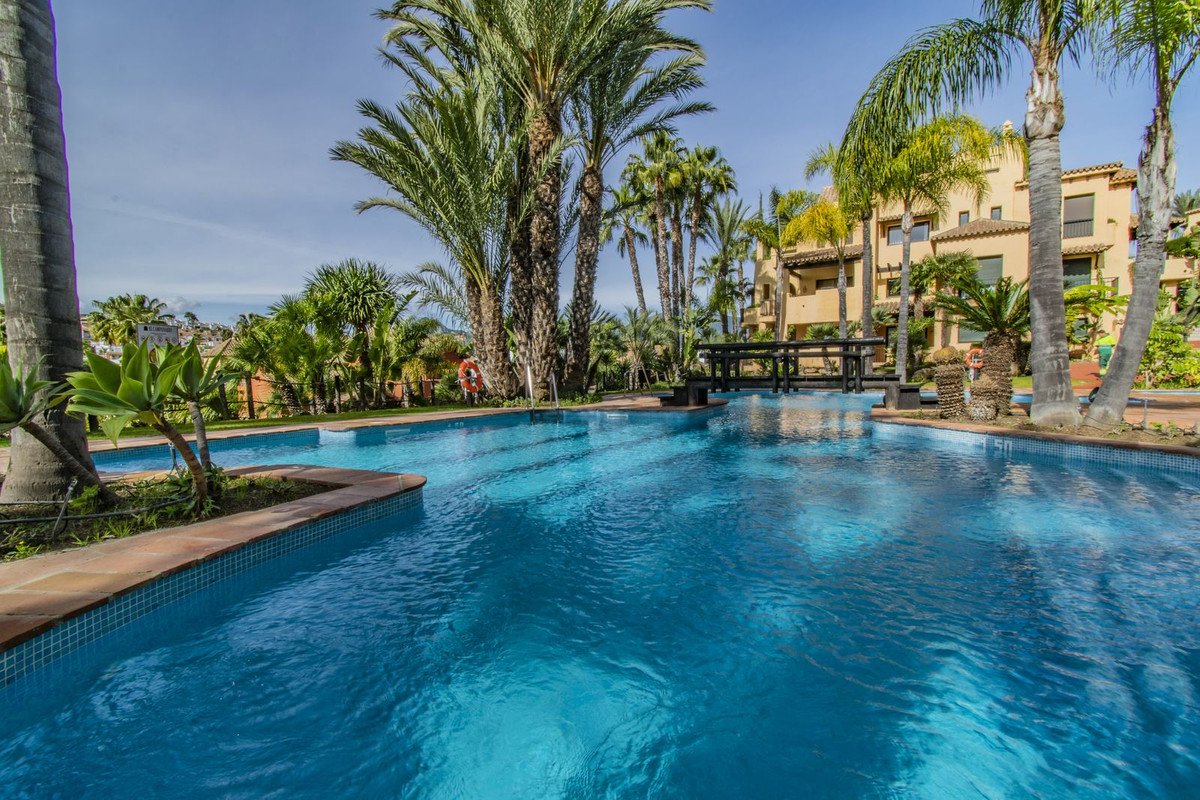 2 Bed Middle Floor Apartment in Atalaya