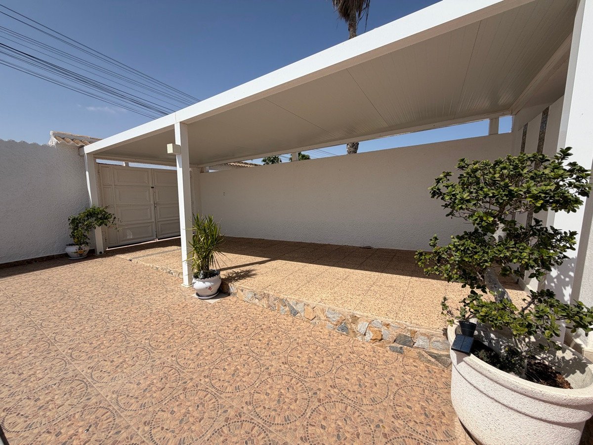3 Bed Bungalow in San Luis