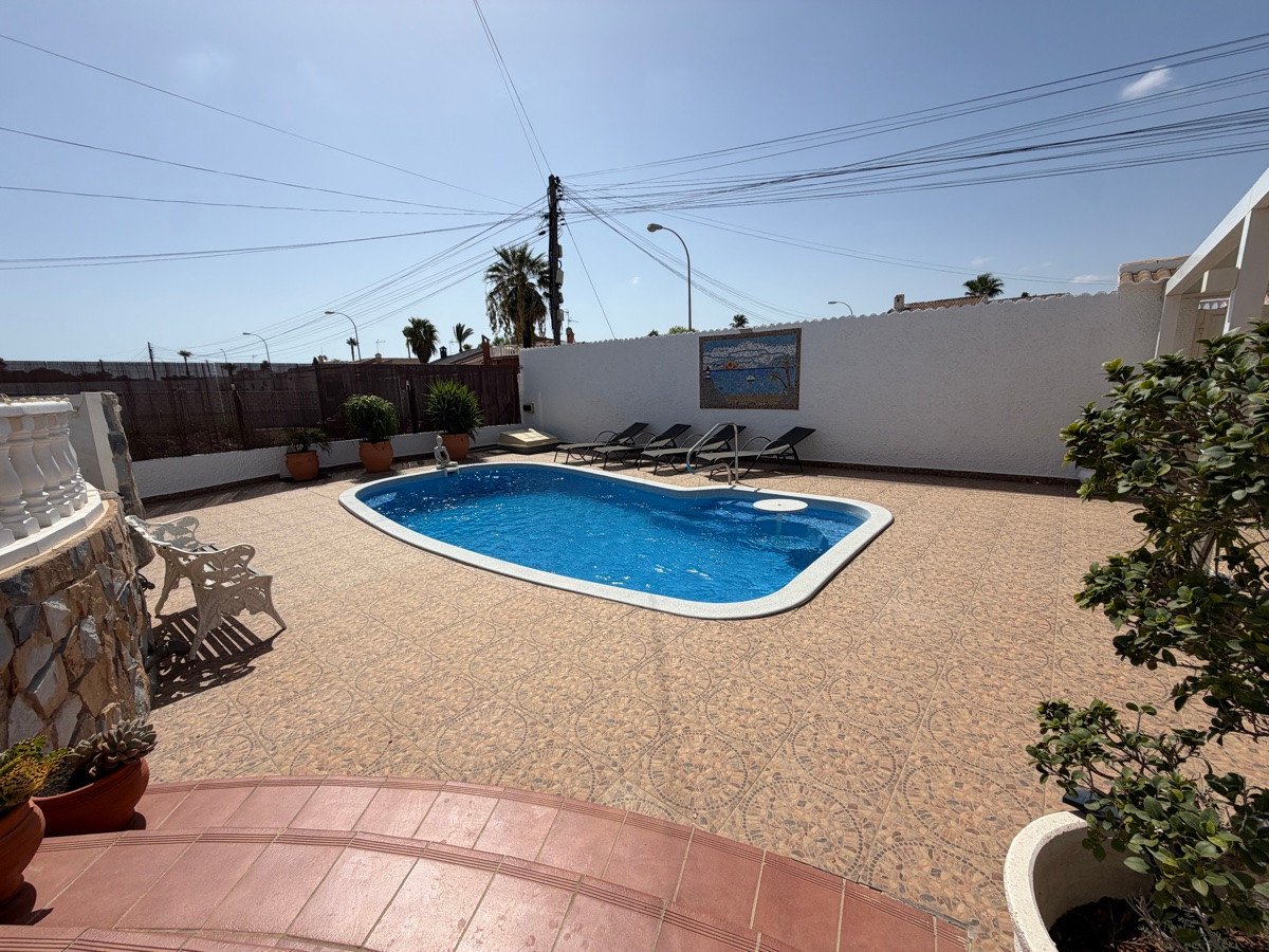 3 Bed Bungalow in San Luis