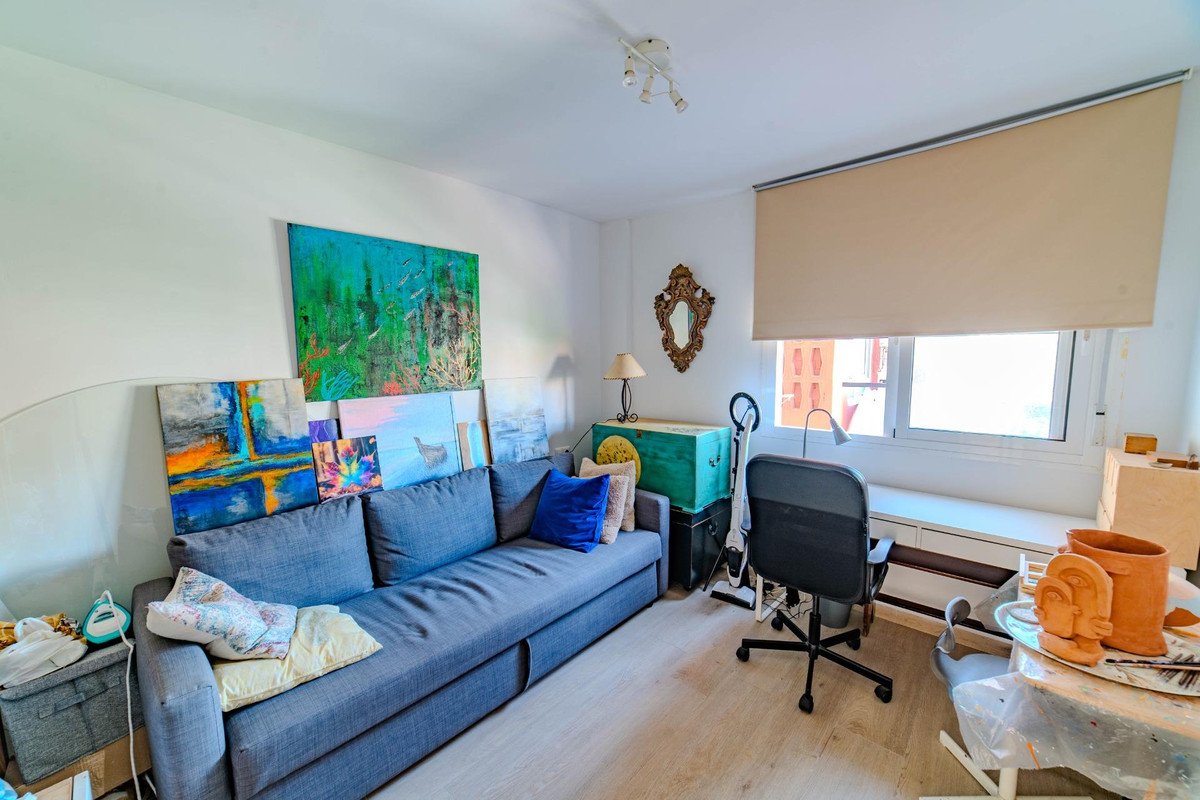 3 Bed Middle Floor Apartment in Málaga
