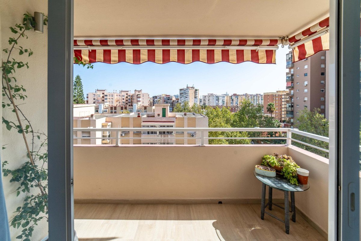 3 Bed Middle Floor Apartment in Málaga