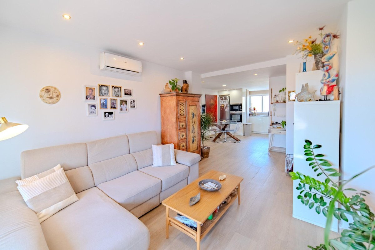 3 Bed Middle Floor Apartment in Málaga