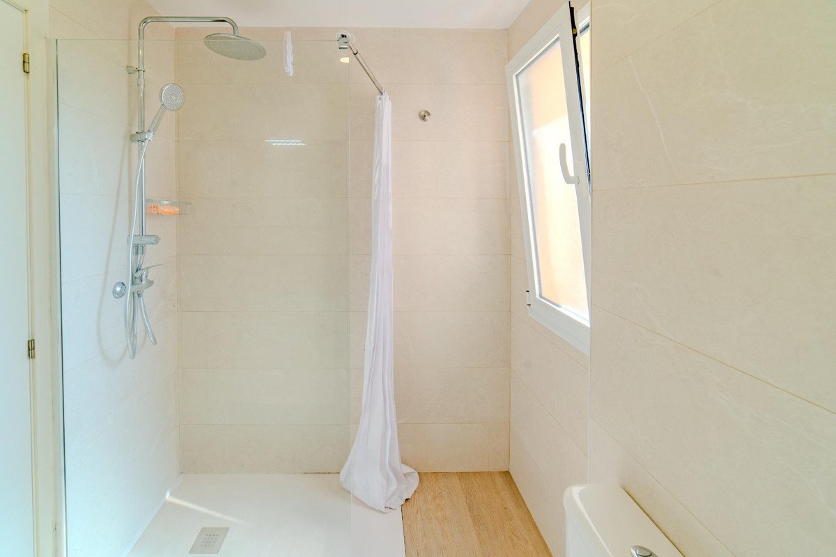 3 Bed Middle Floor Apartment in Málaga