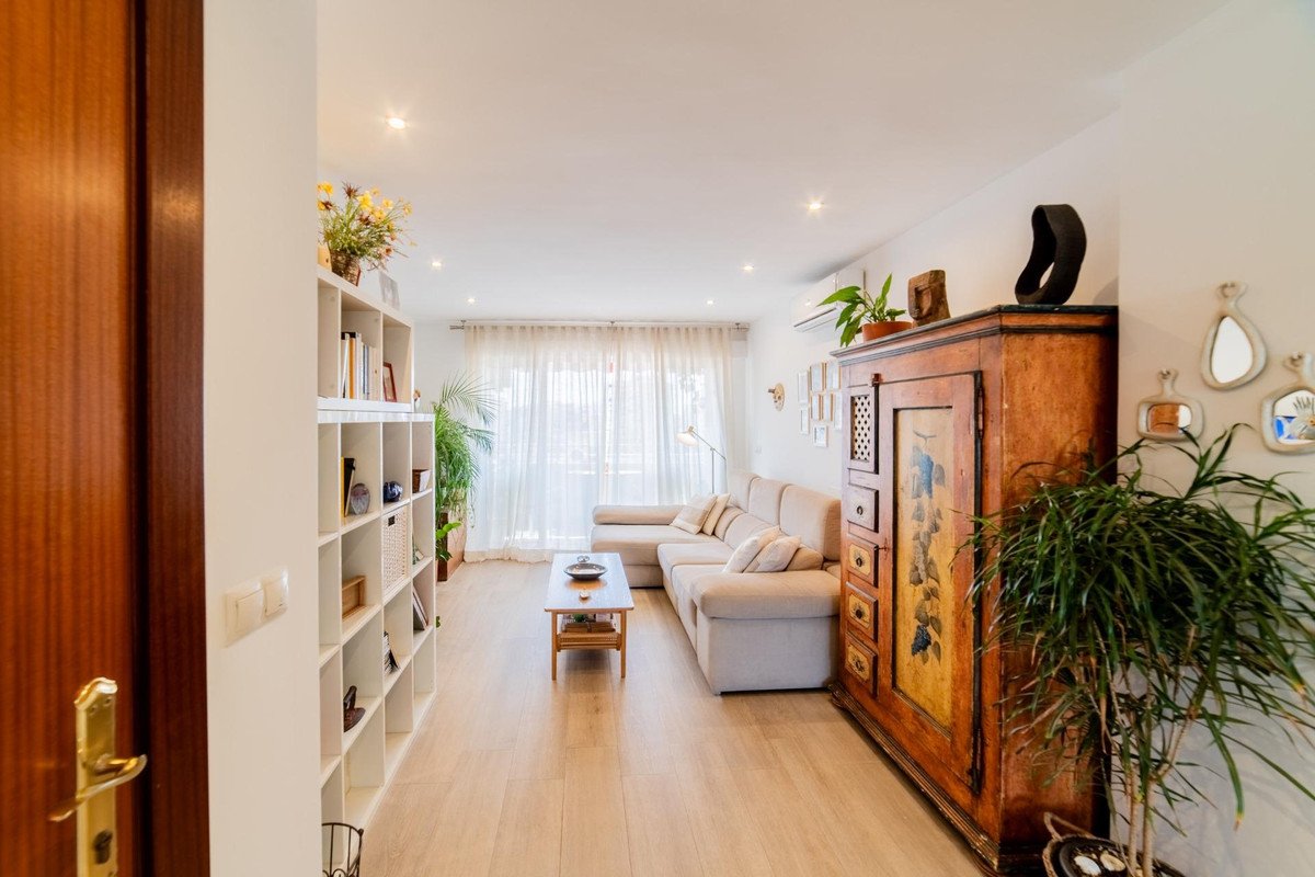 3 Bed Middle Floor Apartment in Málaga