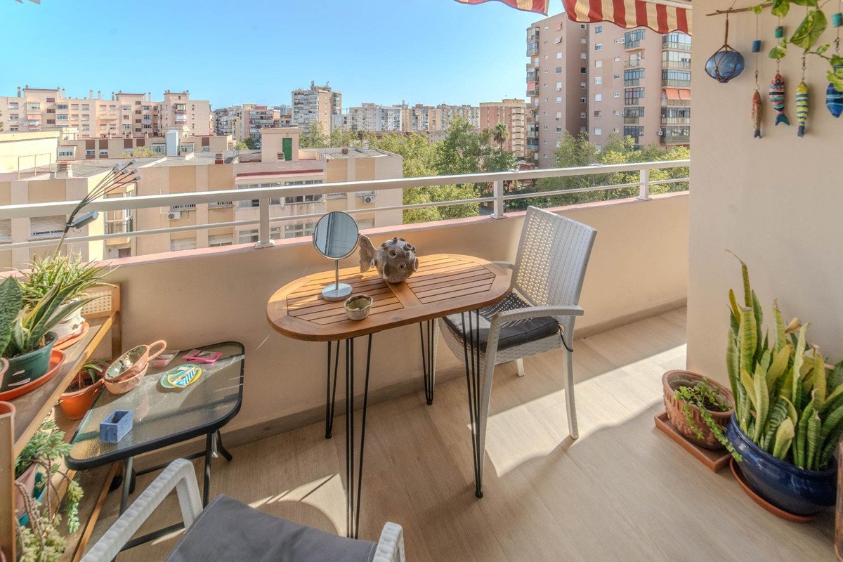 3 Bed Middle Floor Apartment in Málaga