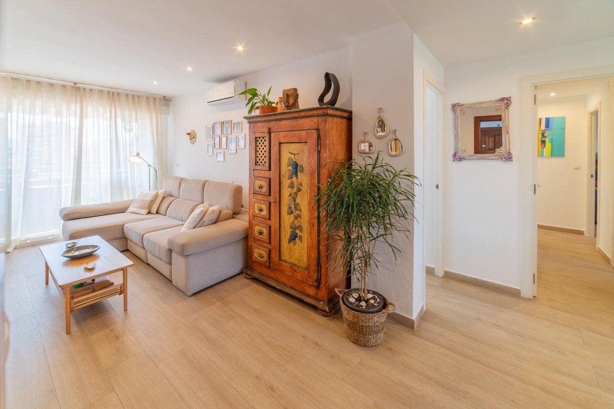 3 Bed Middle Floor Apartment in Málaga