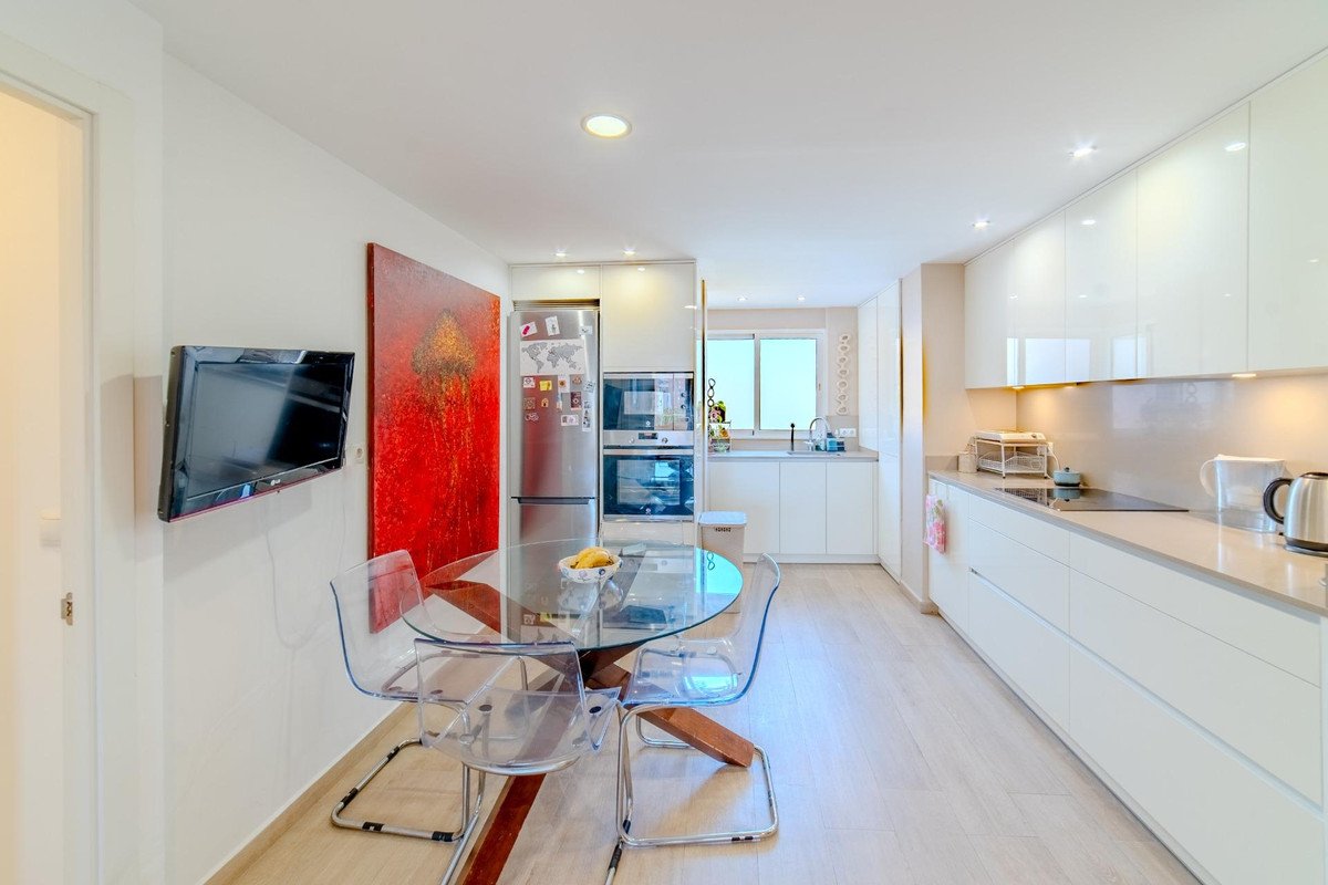 3 Bed Middle Floor Apartment in Málaga