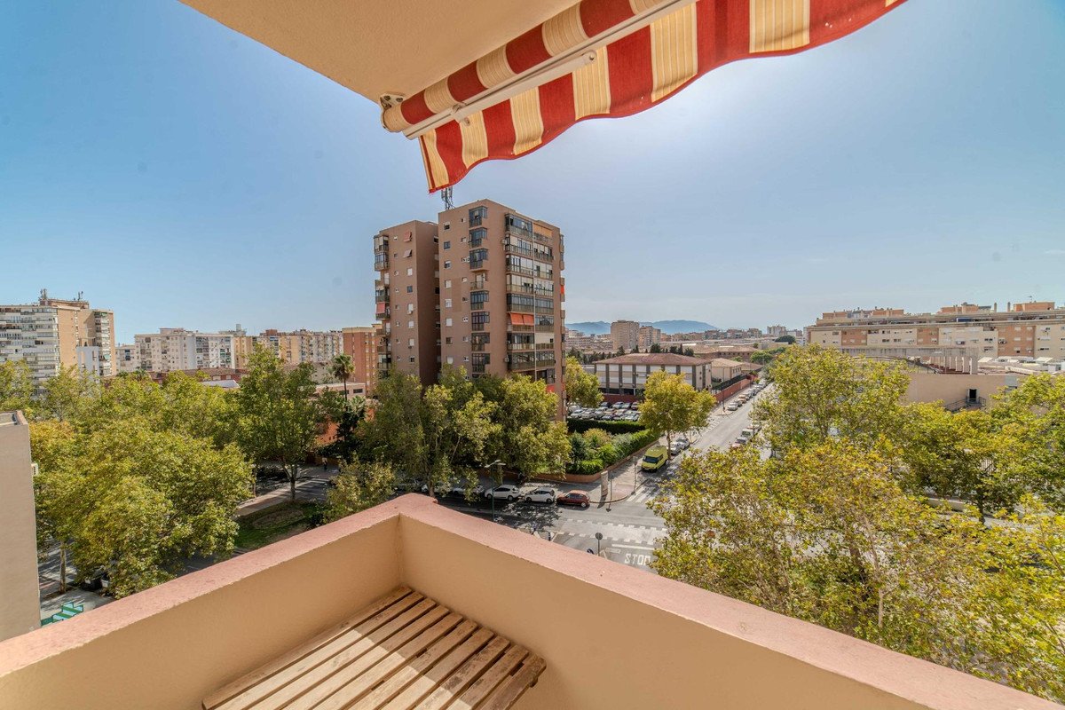 3 Bed Middle Floor Apartment in Málaga