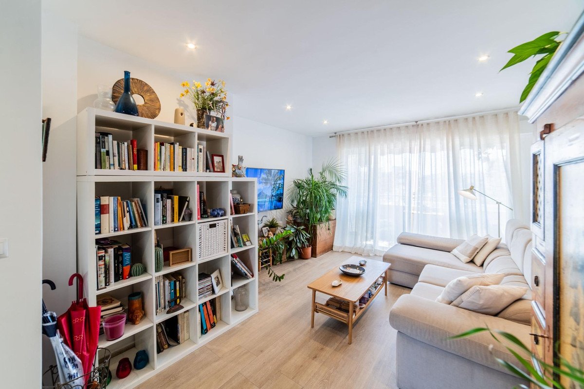 3 Bed Middle Floor Apartment in Málaga