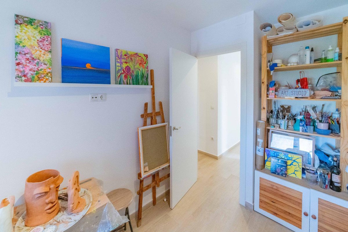 3 Bed Middle Floor Apartment in Málaga