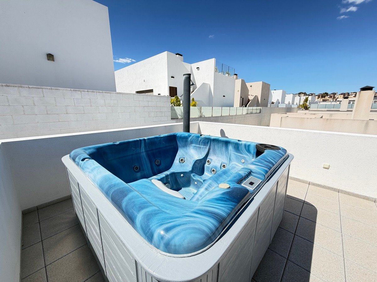 3 Bed Detached Villa in Villamartin