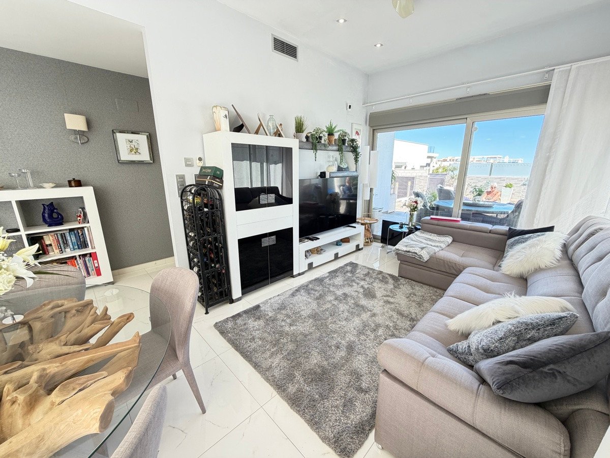 3 Bed Detached Villa in Villamartin
