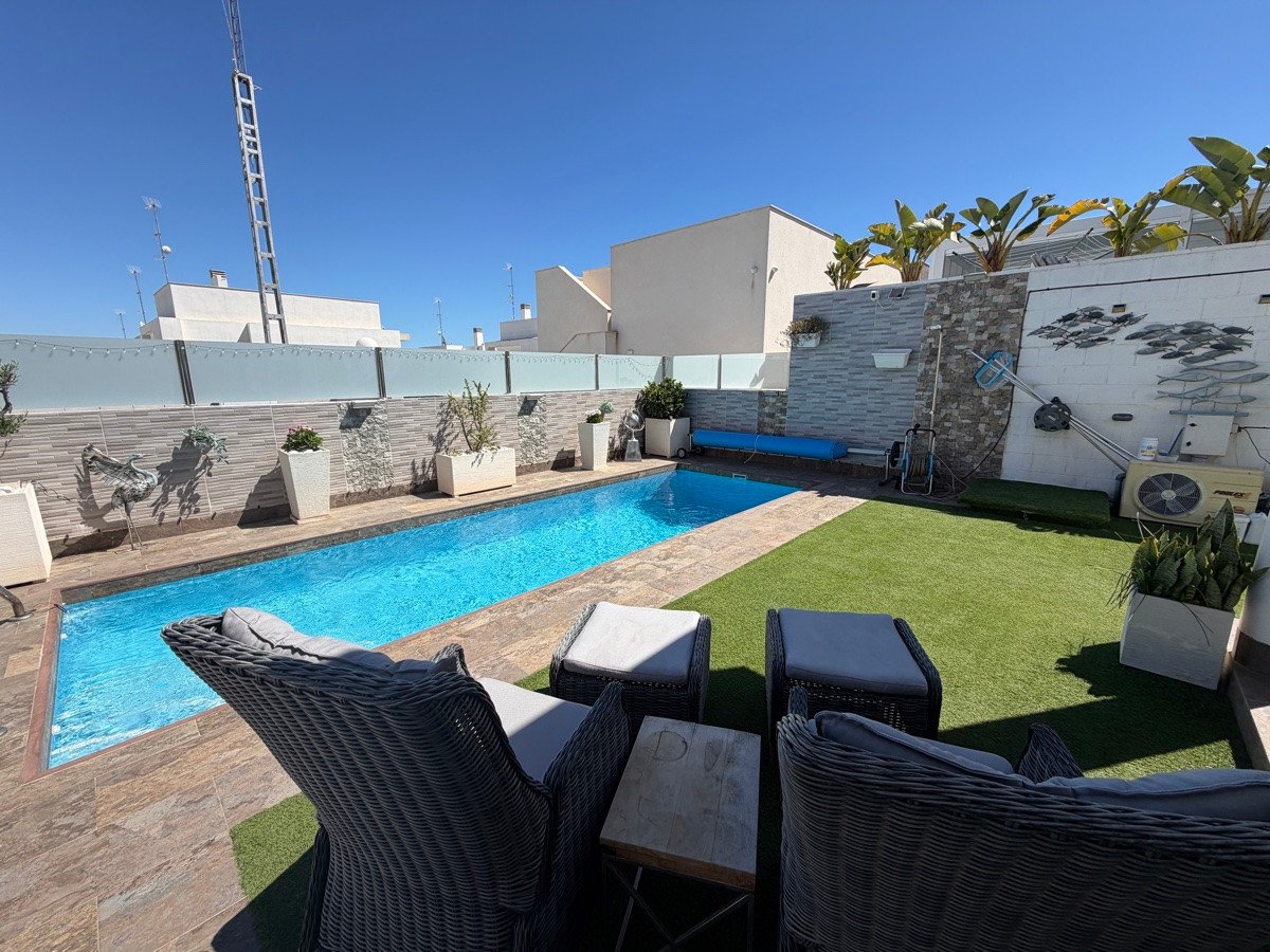 3 Bed Detached Villa in Villamartin