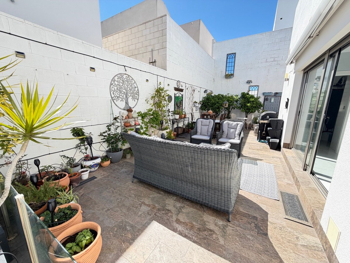 3 Bed Detached Villa in Villamartin