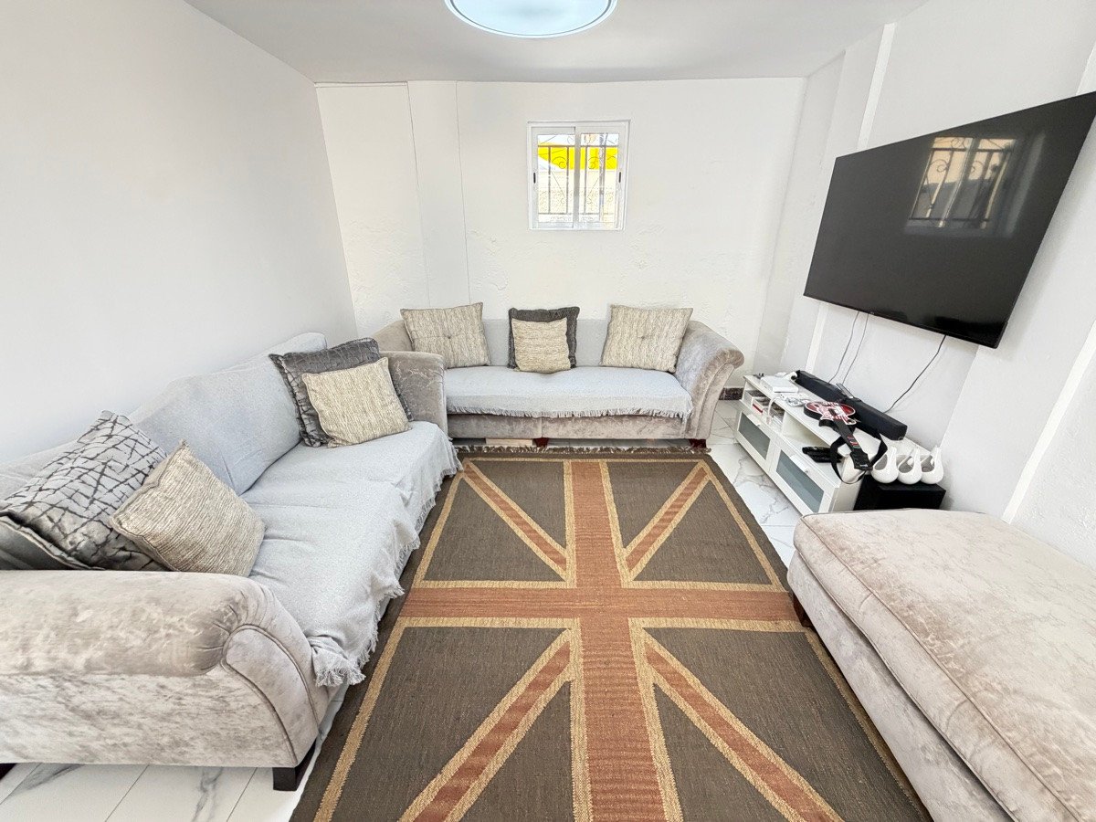 5 Bed Detached Villa in Villamartin
