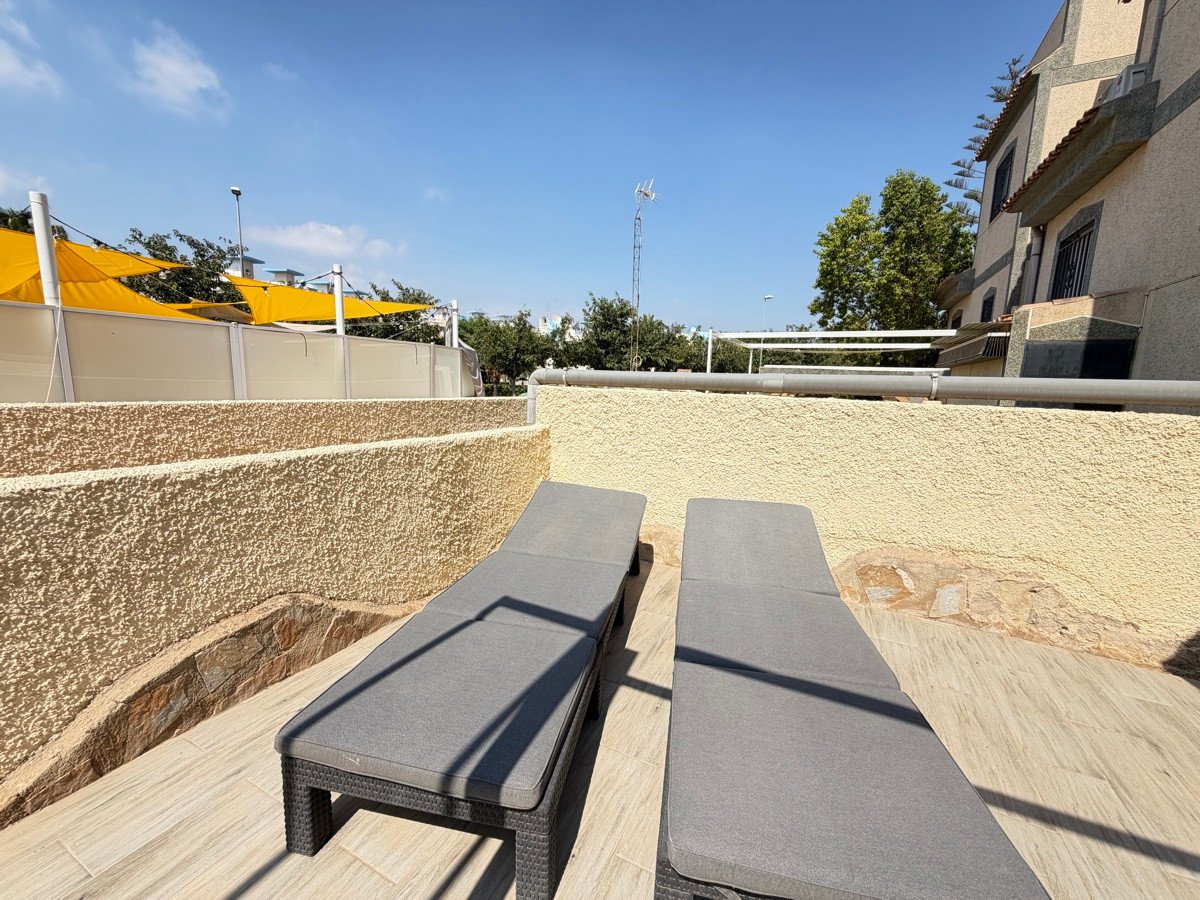 5 Bed Detached Villa in Villamartin