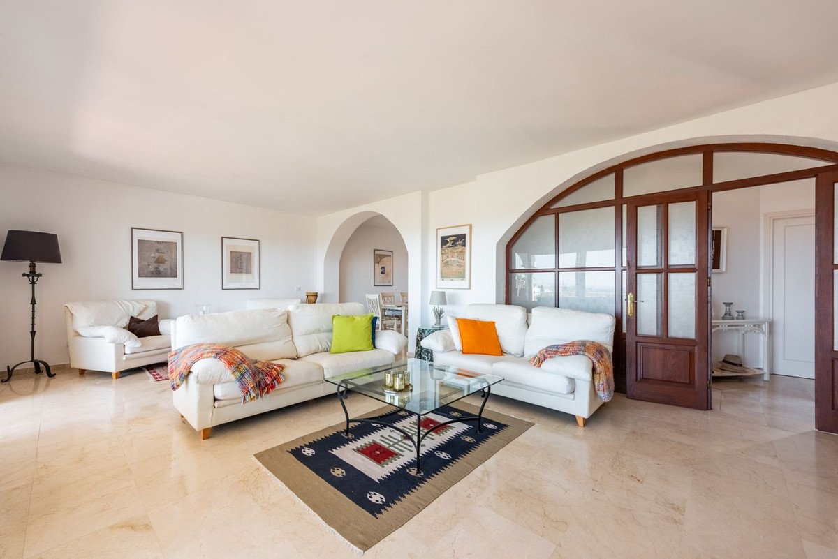 2 Bed Townhouse in El Paraiso