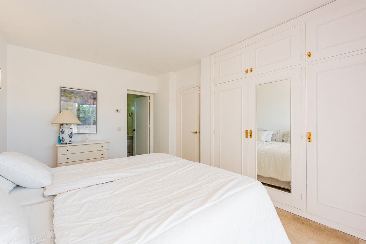 2 Bed Townhouse in El Paraiso