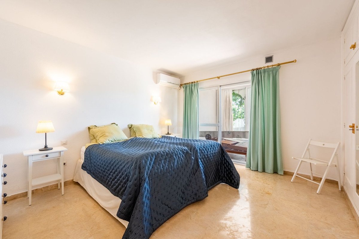 2 Bed Townhouse in El Paraiso