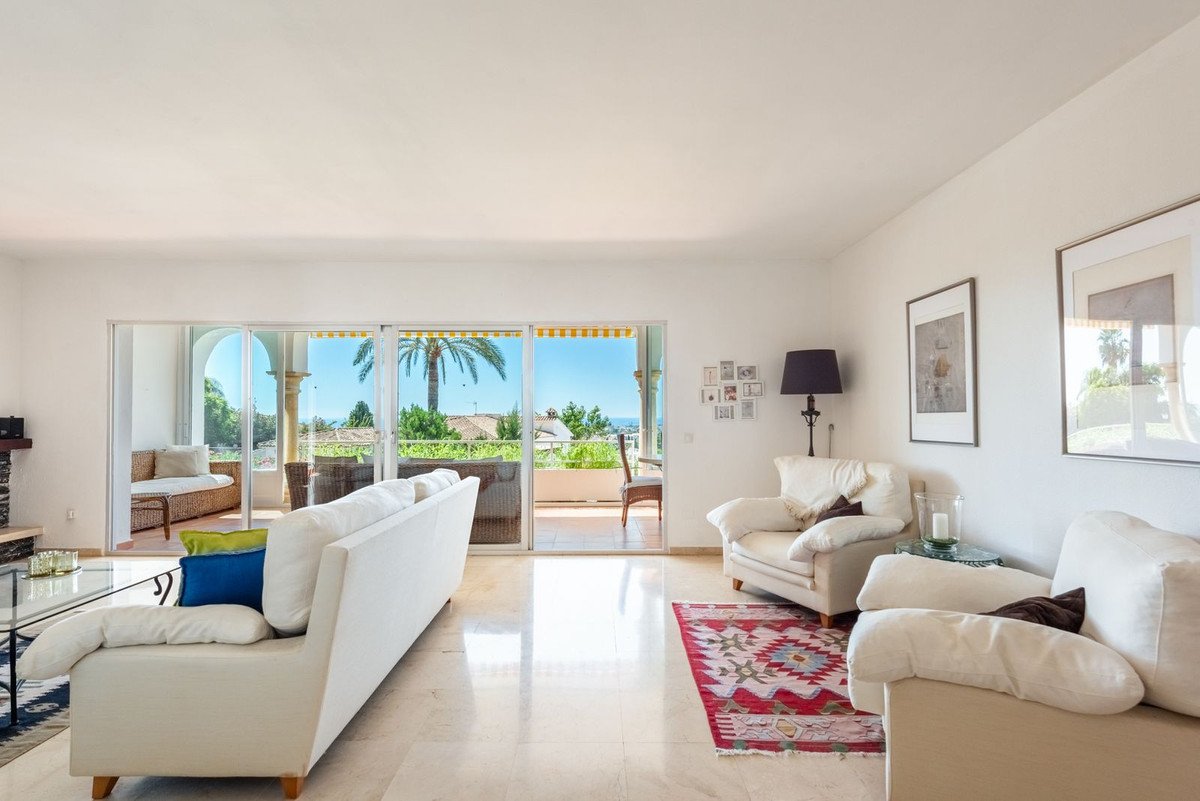 2 Bed Townhouse in El Paraiso